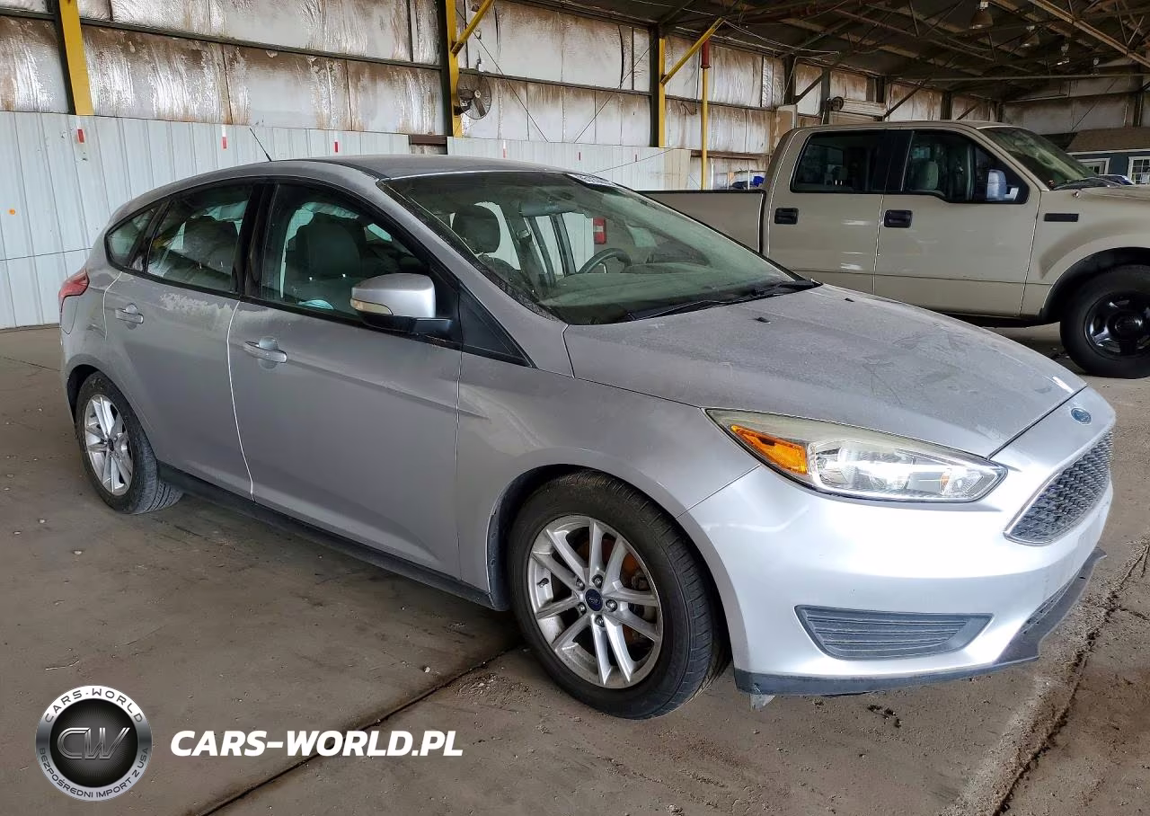 2016 Ford Focus Se VIN:1FADP3K20GL216622 - 4