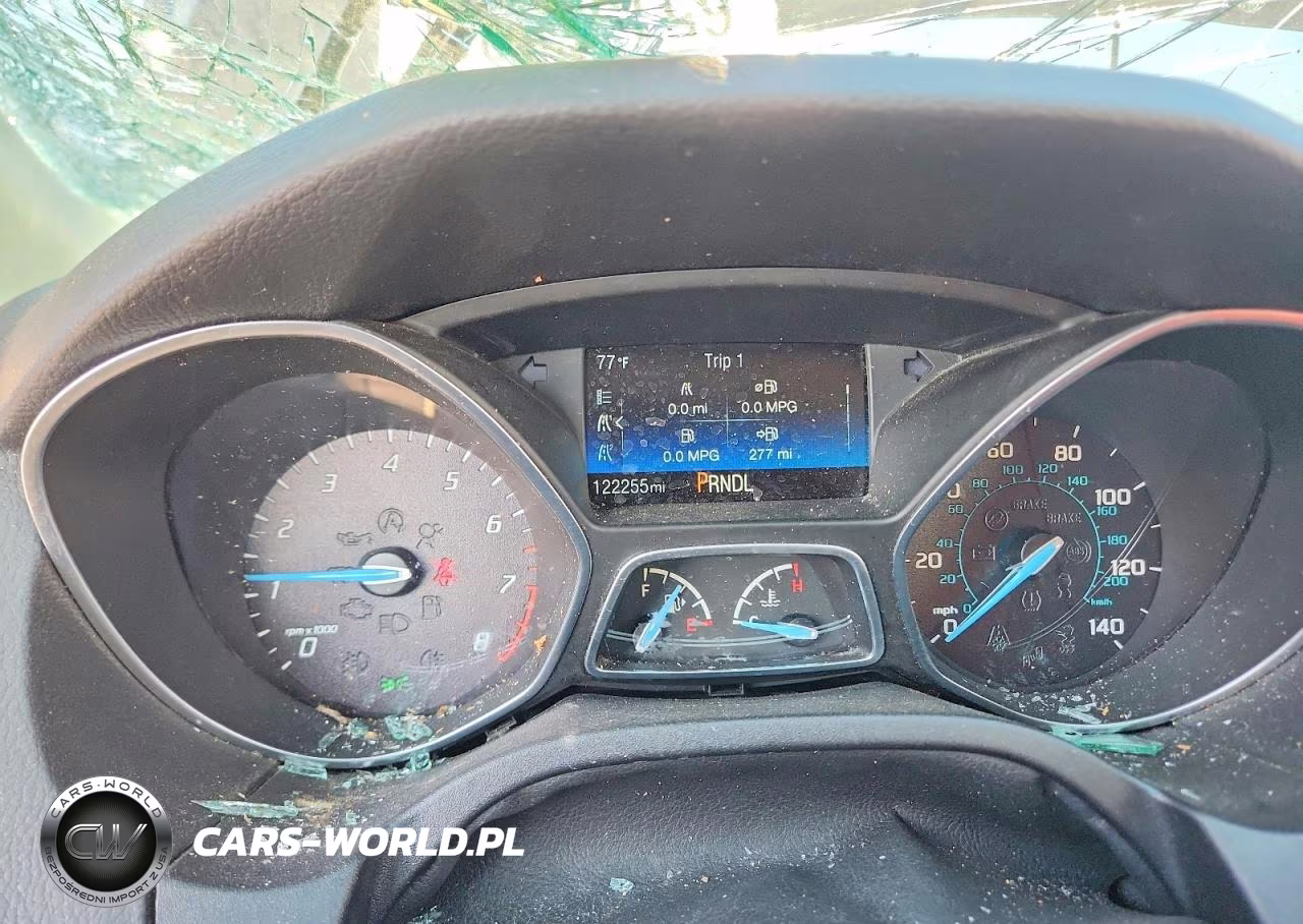2018 Ford Focus Se VIN:1FADP3K25JL317663 - 9