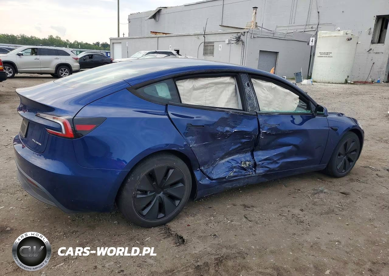 2025 Tesla Model 3 VIN:5YJ3E1EB2SF924359 - 3