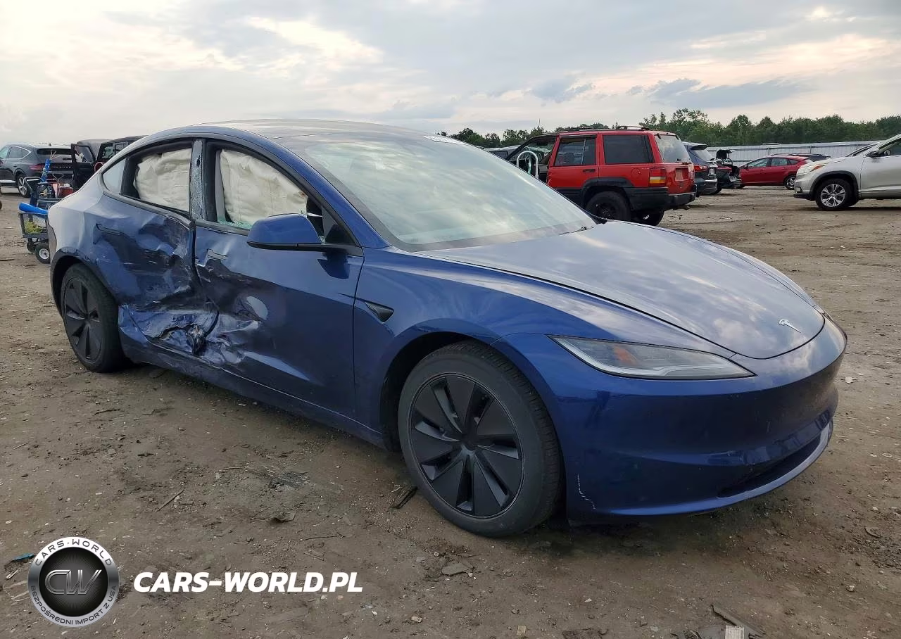 2025 Tesla Model 3 VIN:5YJ3E1EB2SF924359 - 4