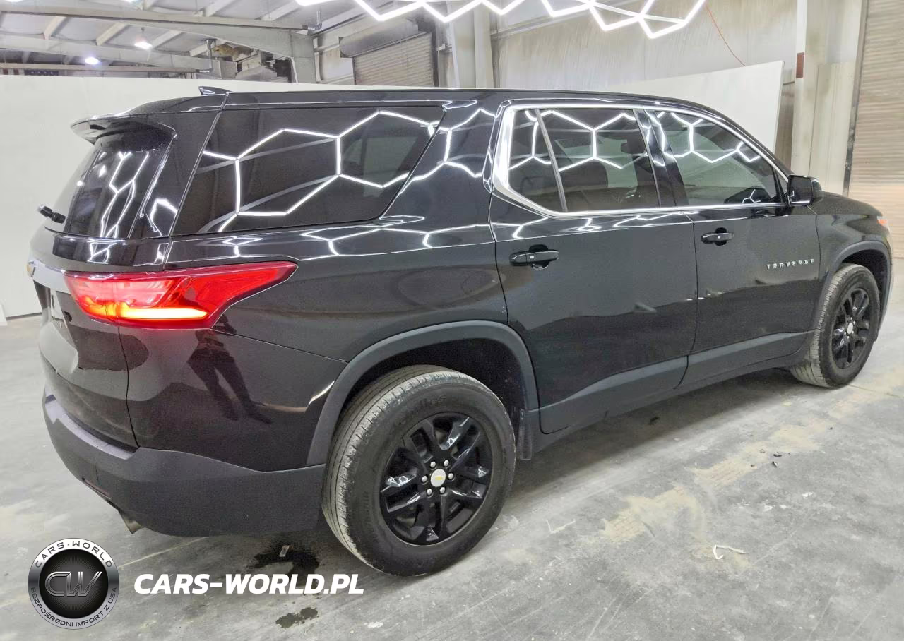 2019 Chevrolet Traverse Ls VIN:1GNERFKW9KJ252236 - 3