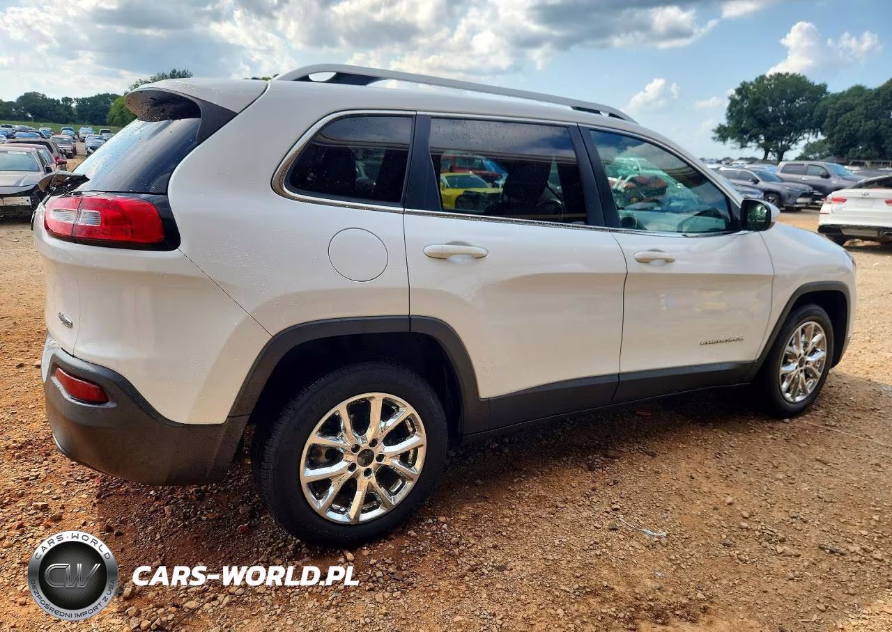 2016 Jeep Cherokee Latitude VIN:1C4PJLCB7GW110223 - 3