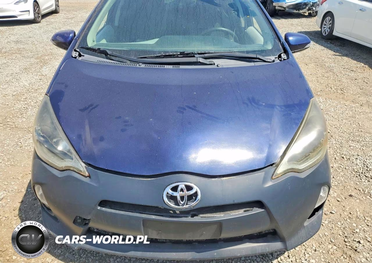 2012 Toyota Prius C Two VIN:JTDKDTB36C1007815 - 11