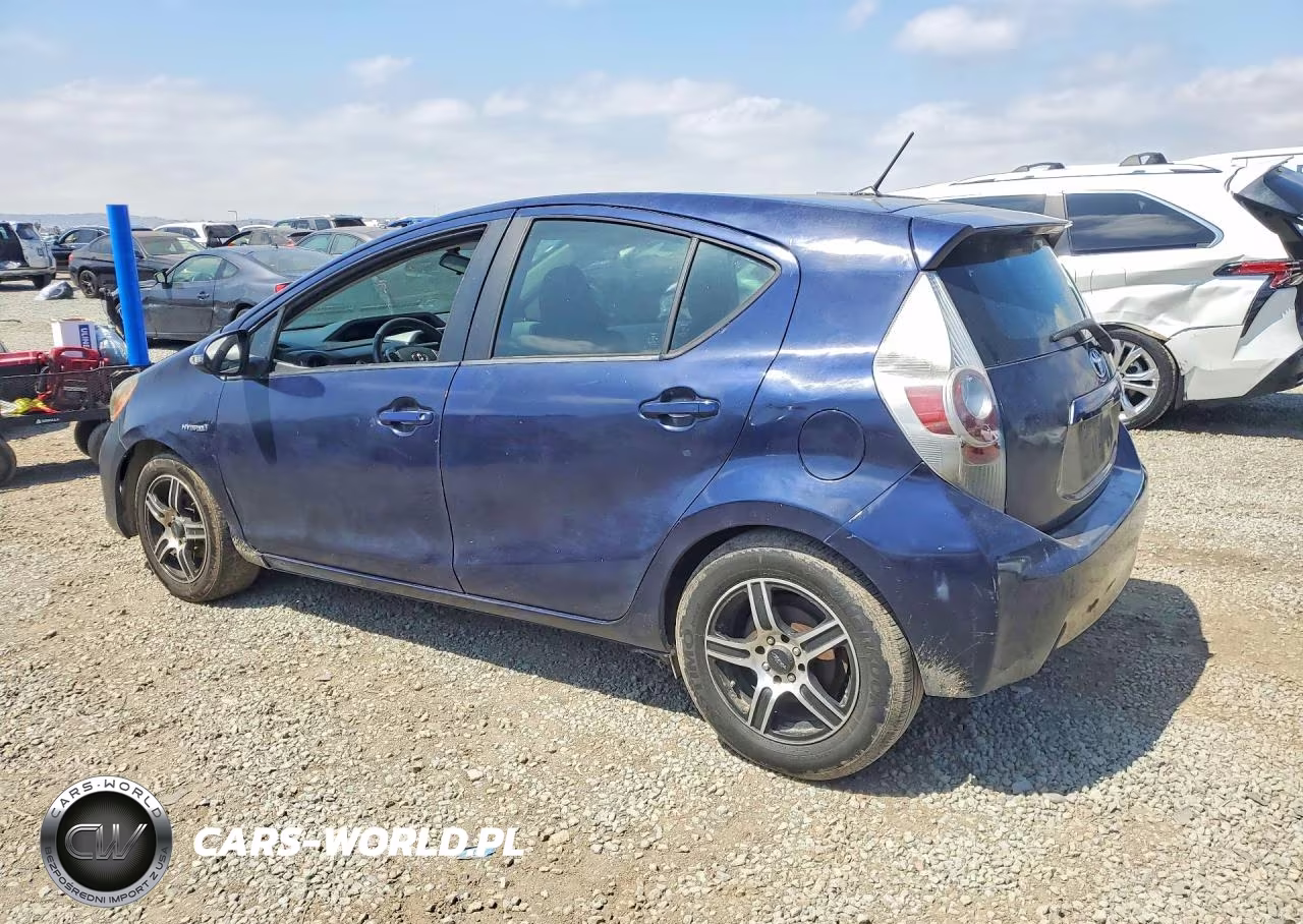 2012 Toyota Prius C Two VIN:JTDKDTB36C1007815 - 2