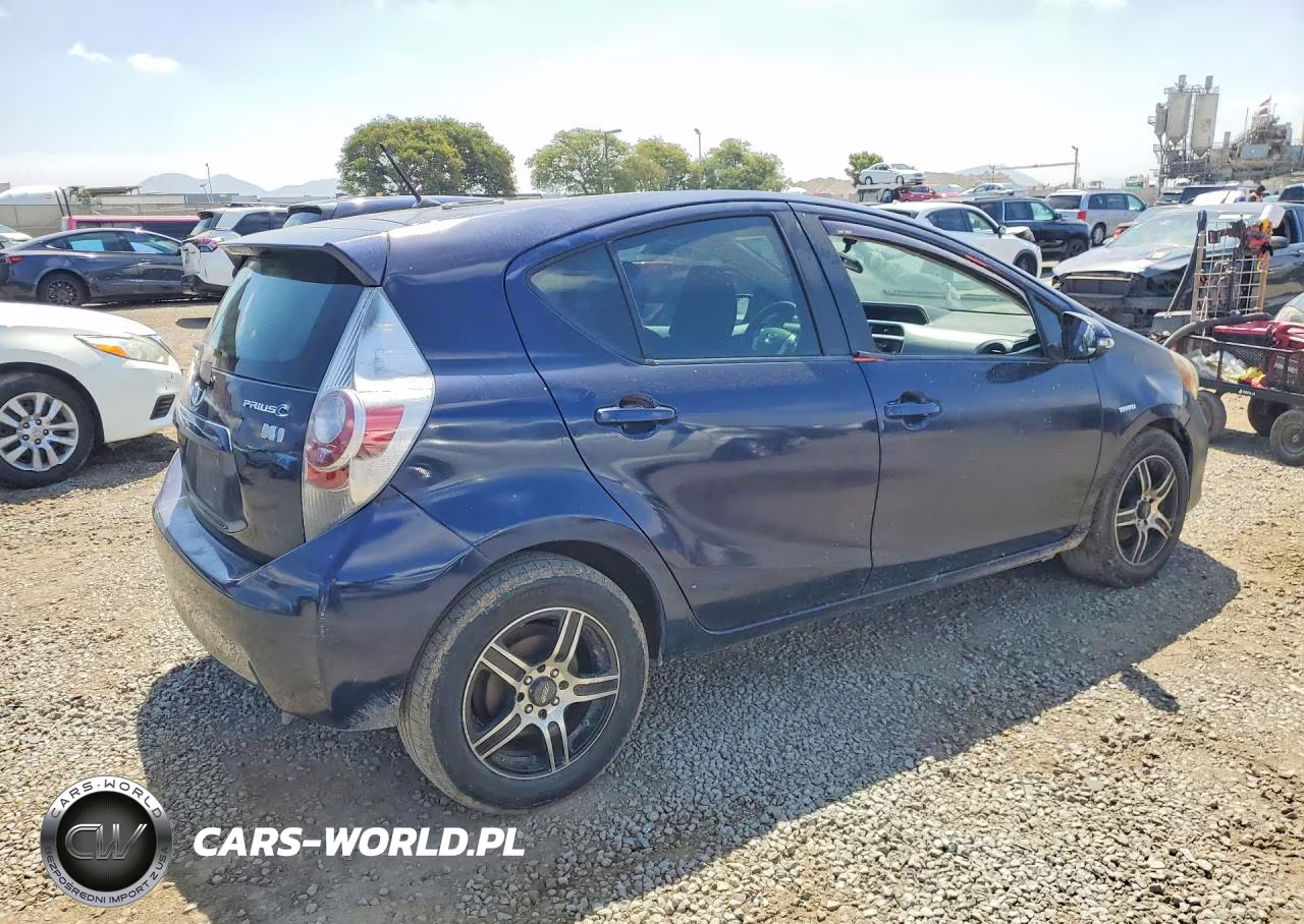 2012 Toyota Prius C Two VIN:JTDKDTB36C1007815 - 3