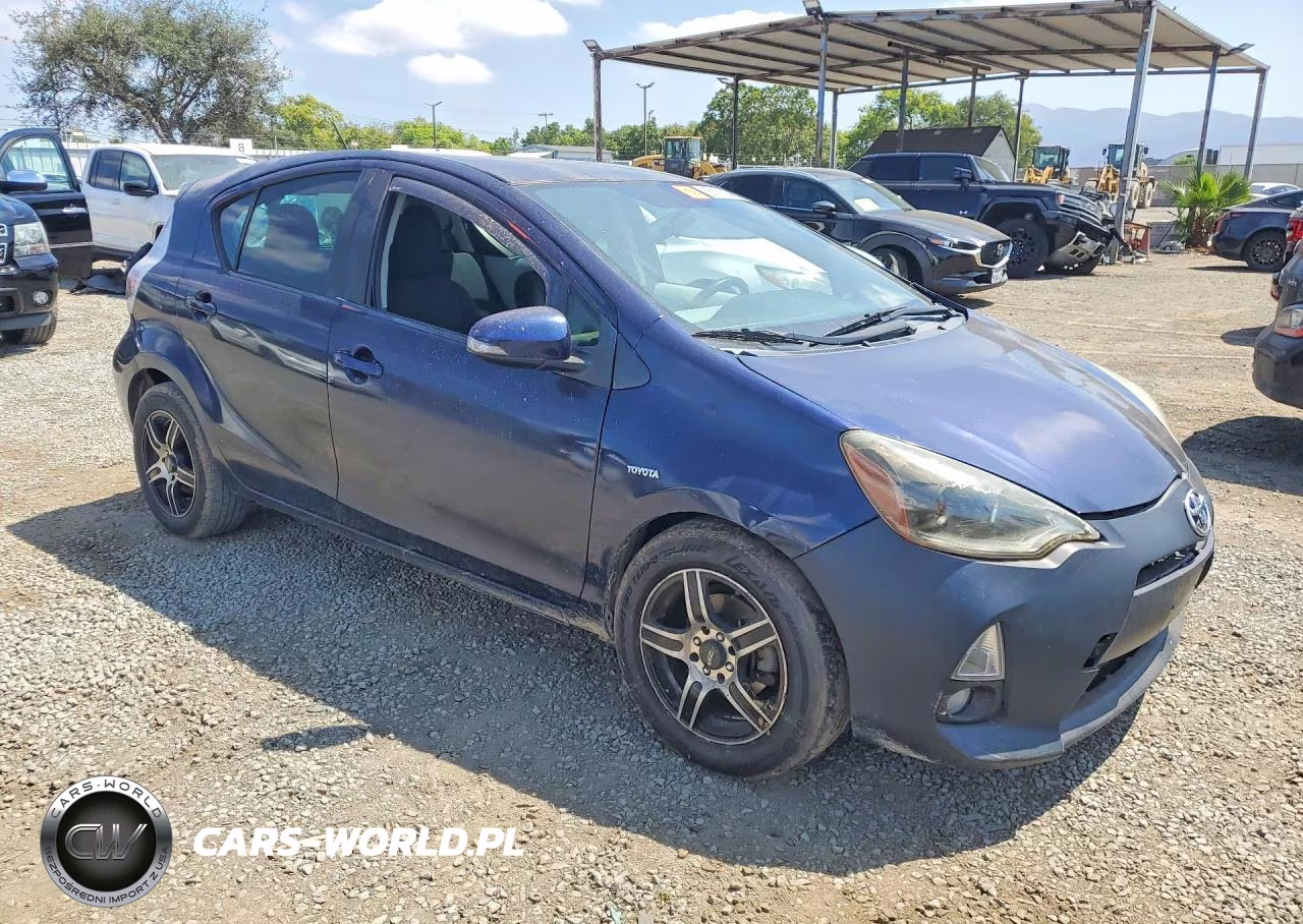2012 Toyota Prius C Two VIN:JTDKDTB36C1007815 - 4