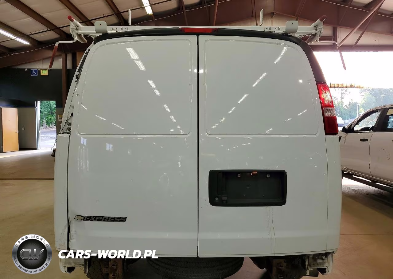 2018 Chevrolet Express G2500 VIN:1GCWGAFB9J1311927 - 6