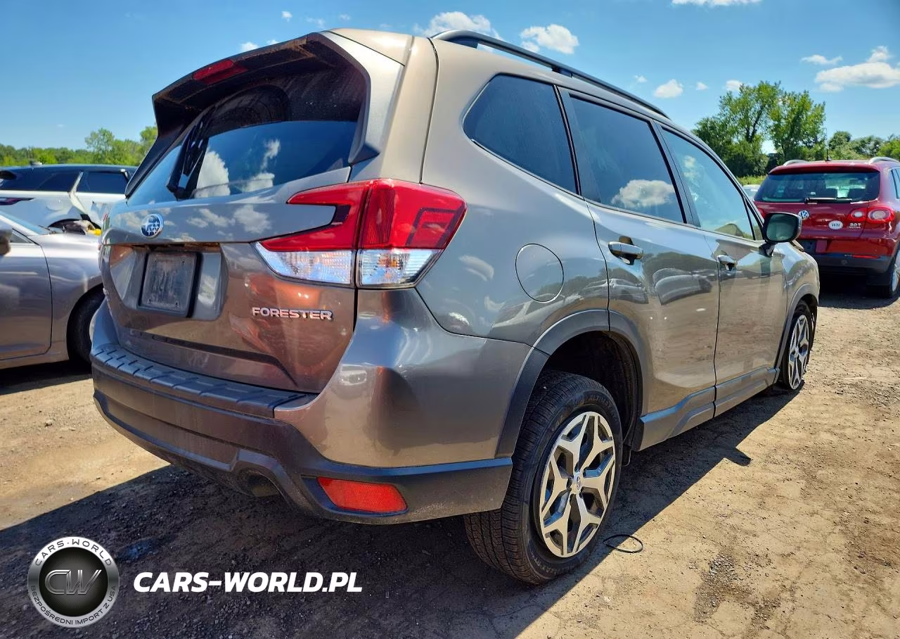 2020 Subaru Forester Premium VIN:JF2SKAJC1LH466092 - 3
