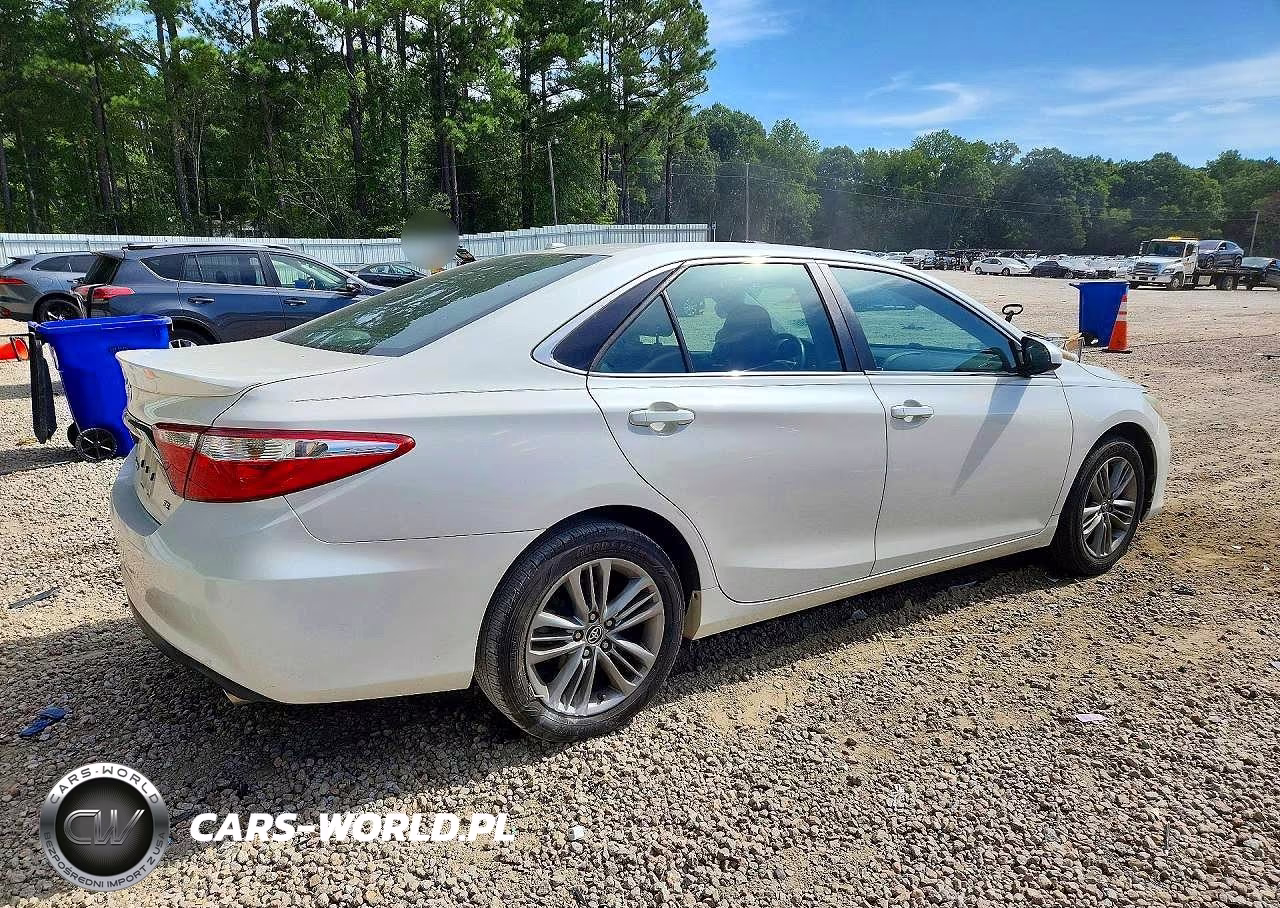 2015 Toyota Camry Se VIN:4T1BF1FK2FU024433 - 3