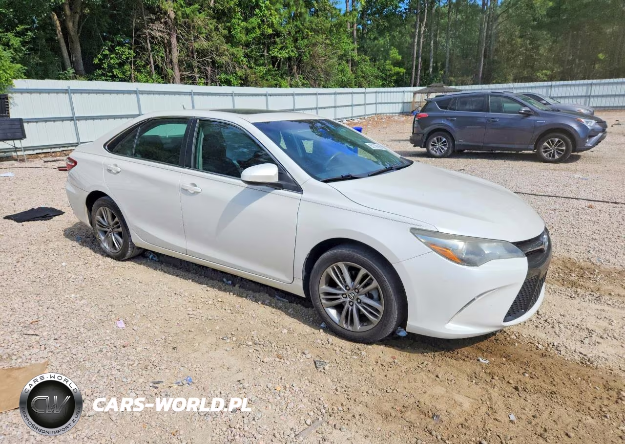2015 Toyota Camry Se VIN:4T1BF1FK2FU024433 - 4