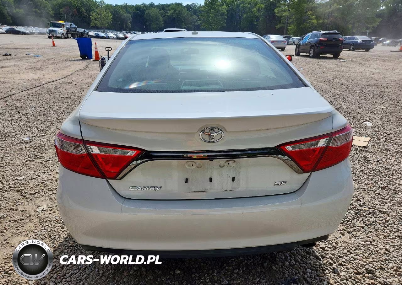 2015 Toyota Camry Se VIN:4T1BF1FK2FU024433 - 6