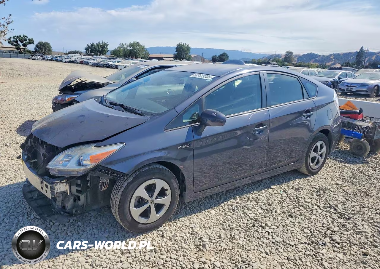 2014 Toyota Prius Three – zdjęcie 1 z 12