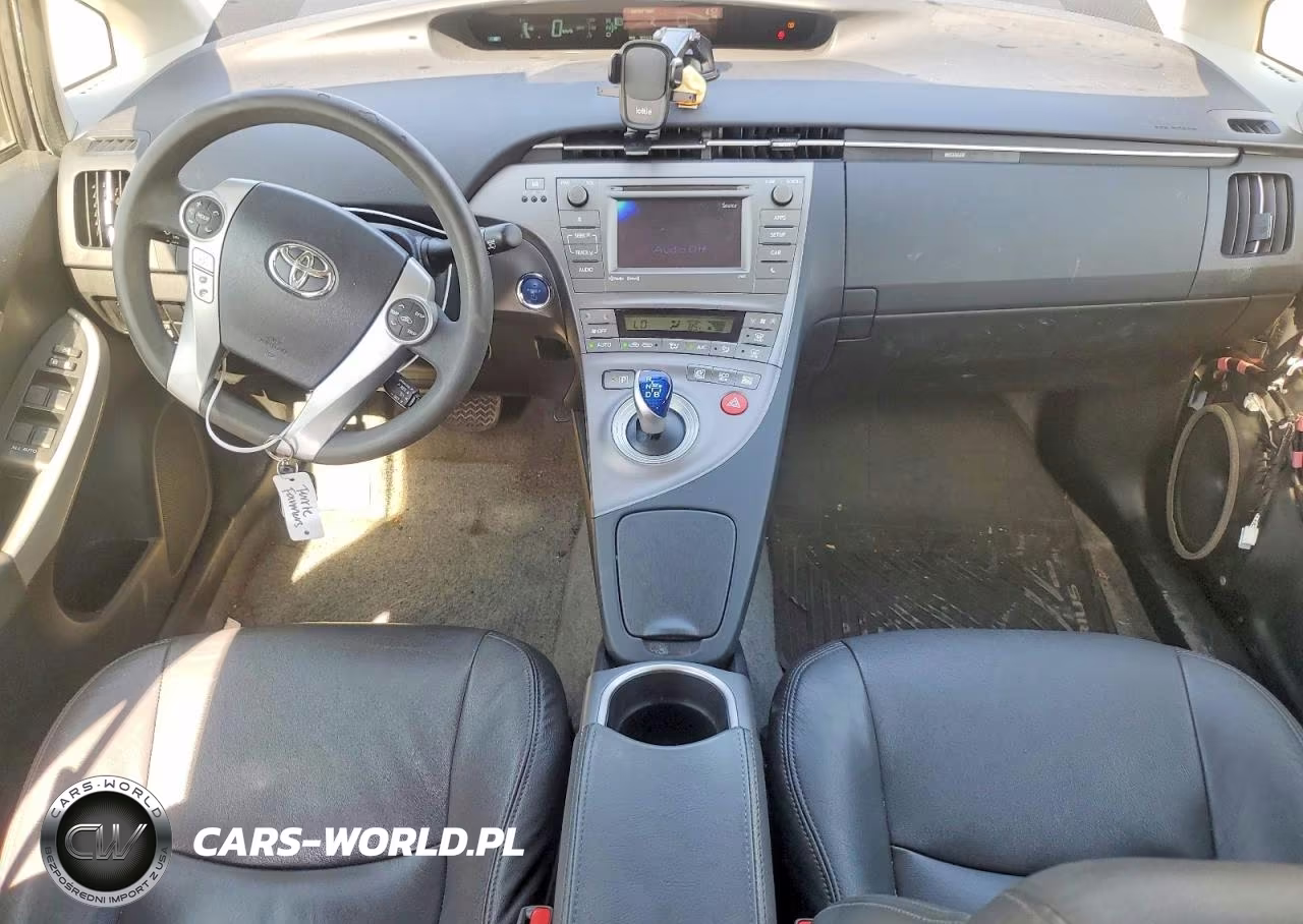 2014 Toyota Prius Three VIN:JTDKN3DU2E1776141 - 8