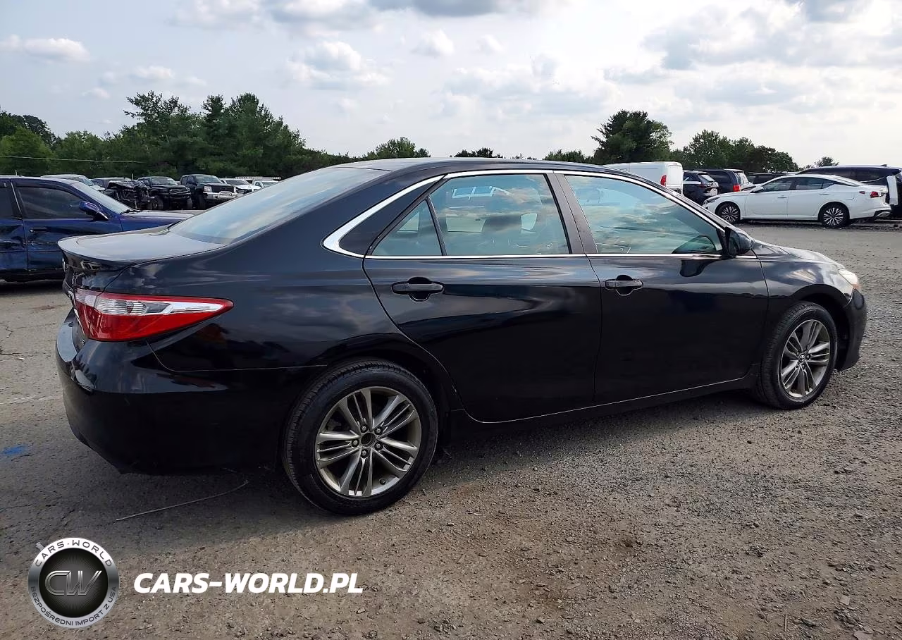 2017 Toyota Camry Se VIN:4T1BF1FK4HU330522 - 3