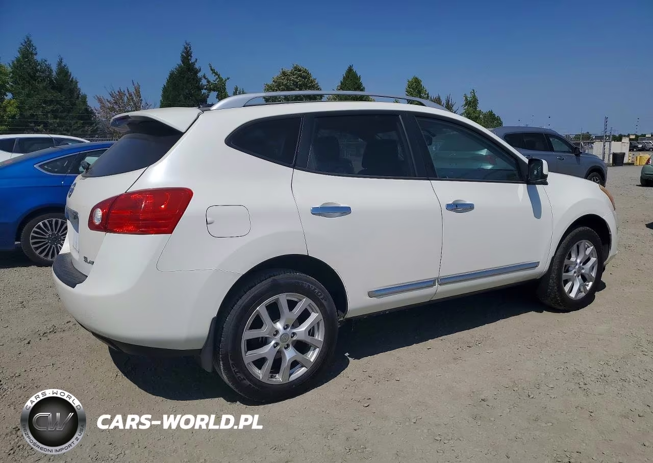 2013 Nissan Rogue S VIN:JN8AS5MV1DW116929 - 3