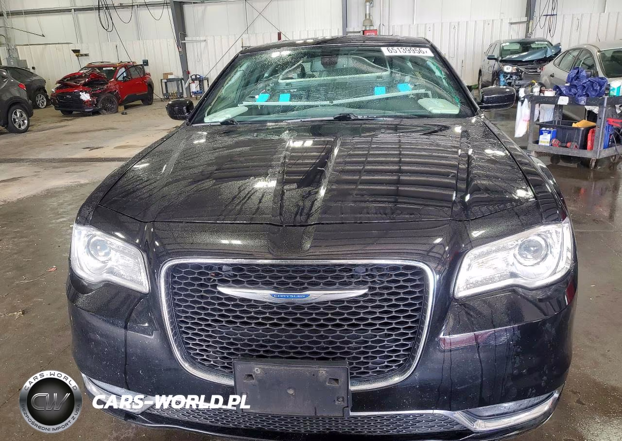 2018 Chrysler 300 Touring VIN:2C3CCARG9JH235766 - 5