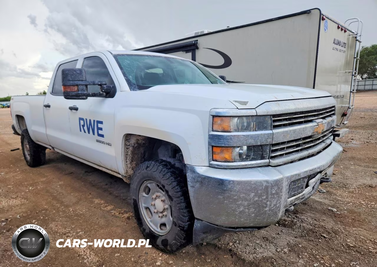 2018 Chevrolet Silverado K2500 Heavy Duty VIN:1GC1KUEG9JF276073 - 4