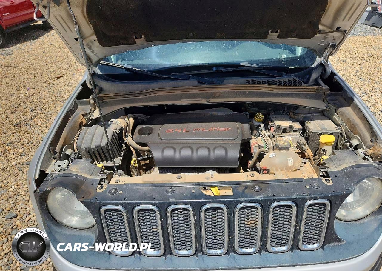 2018 Jeep Renegade Latitude VIN:ZACCJABB5JPG71772 - 11