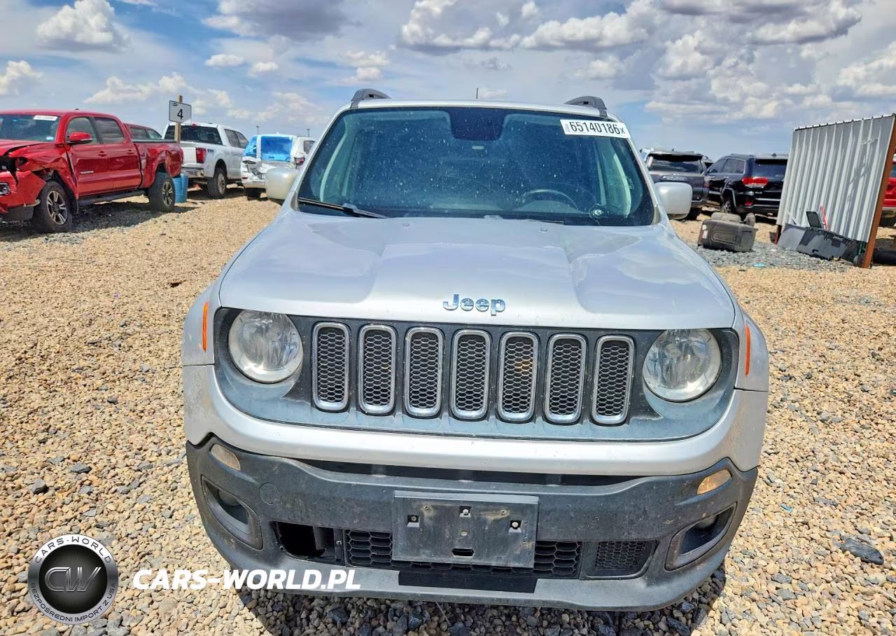 2018 Jeep Renegade Latitude VIN:ZACCJABB5JPG71772 - 5