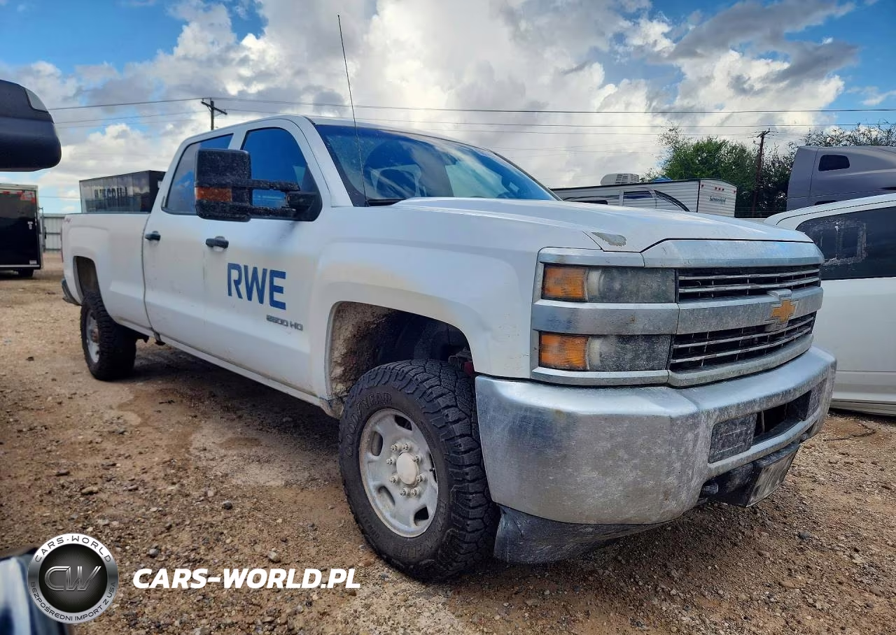2018 Chevrolet Silverado K2500 Heavy Duty VIN:1GC1KUEG1JF279498 - 4