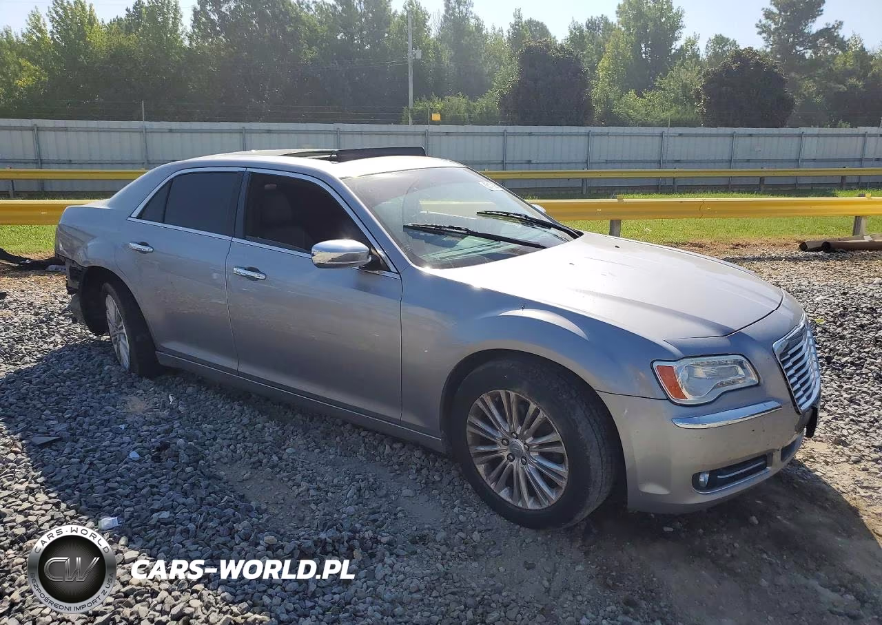 2014 Chrysler 300C VIN:2C3CCAKT4EH384910 - 4