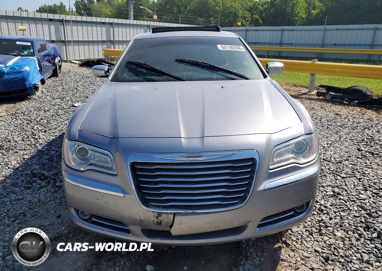 2014 Chrysler 300C VIN:2C3CCAKT4EH384910 - 5