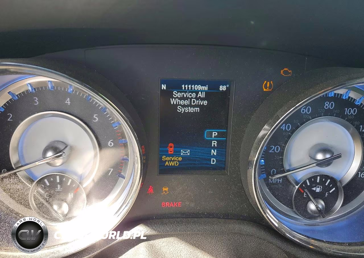 2014 Chrysler 300C VIN:2C3CCAKT4EH384910 - 9
