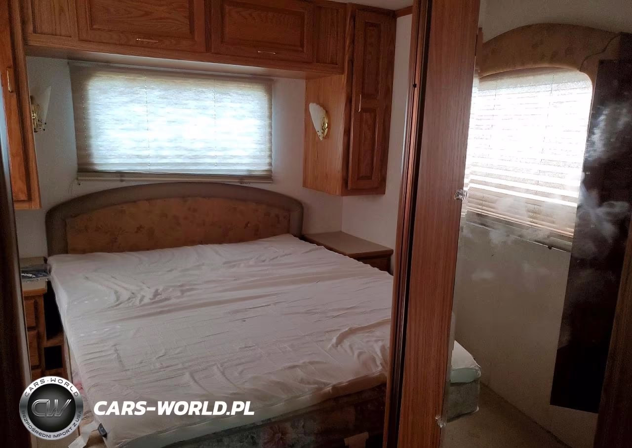 2001 National Rv Seabreeze VIN:3FCMF53S6YJA09192 - 6