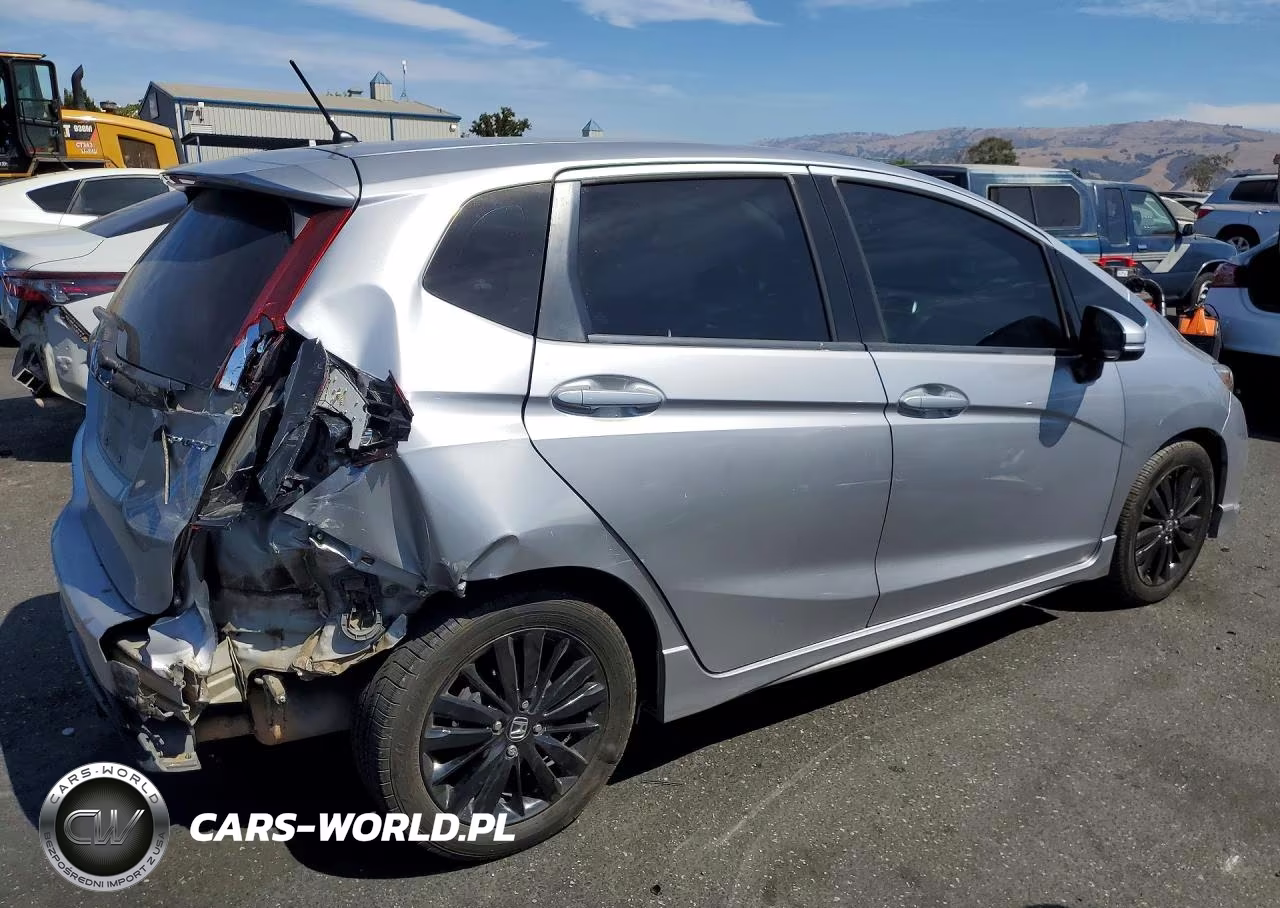 2018 Honda Fit Sport VIN:3HGGK5H66JM708655 - 3