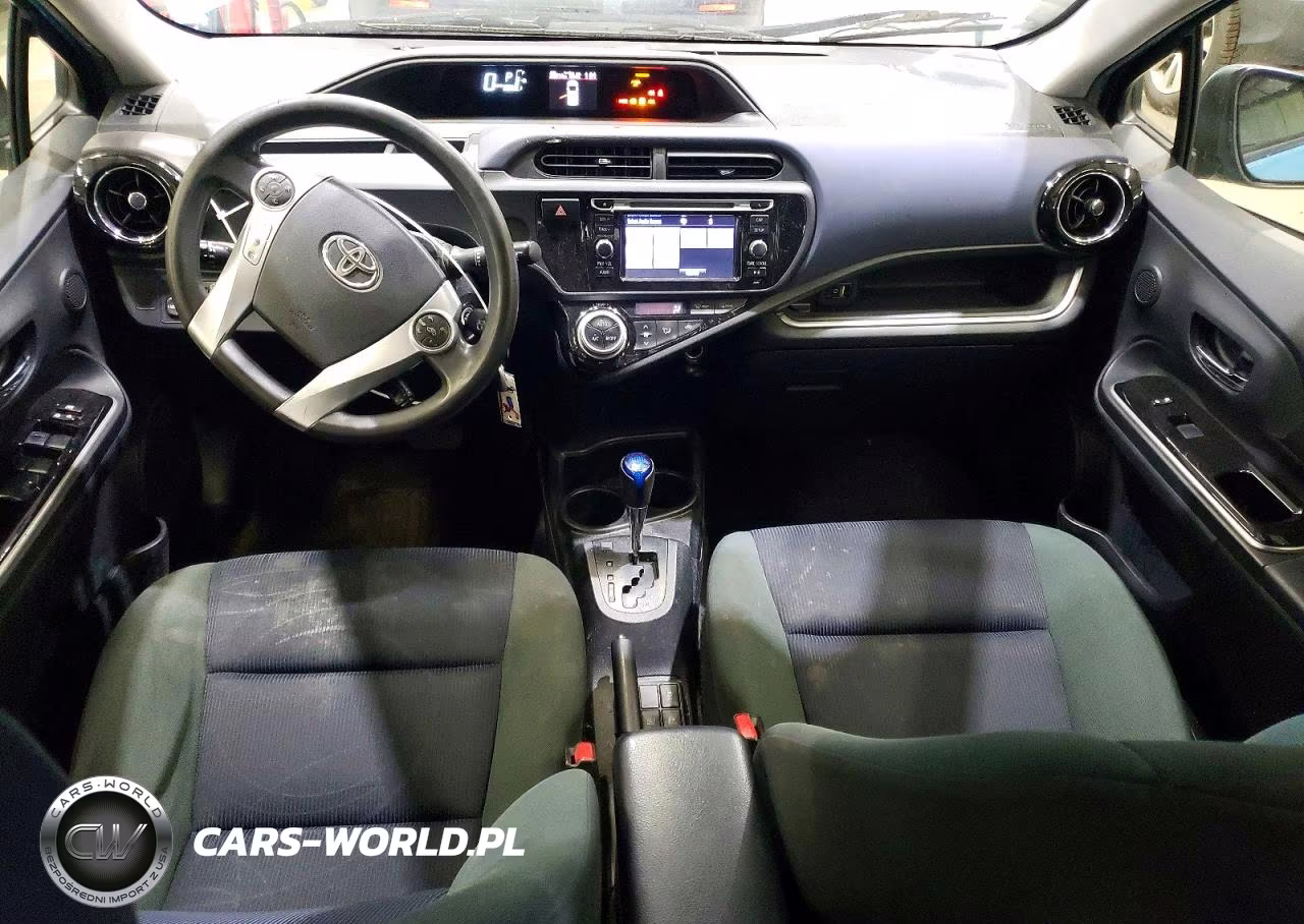 2016 Toyota Prius C Two VIN:JTDKDTB39G1124326 - 8