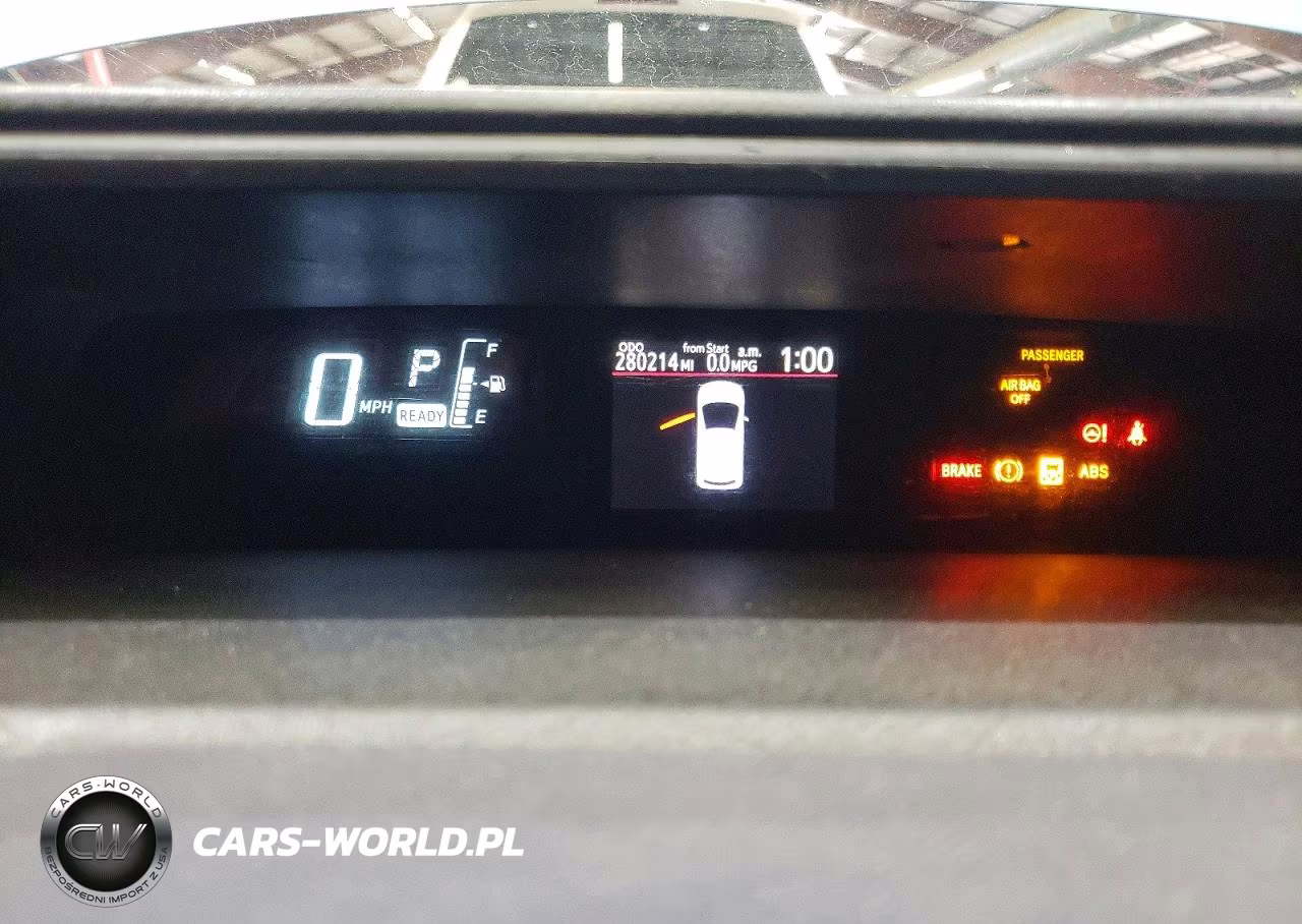 2016 Toyota Prius C Two VIN:JTDKDTB39G1124326 - 9