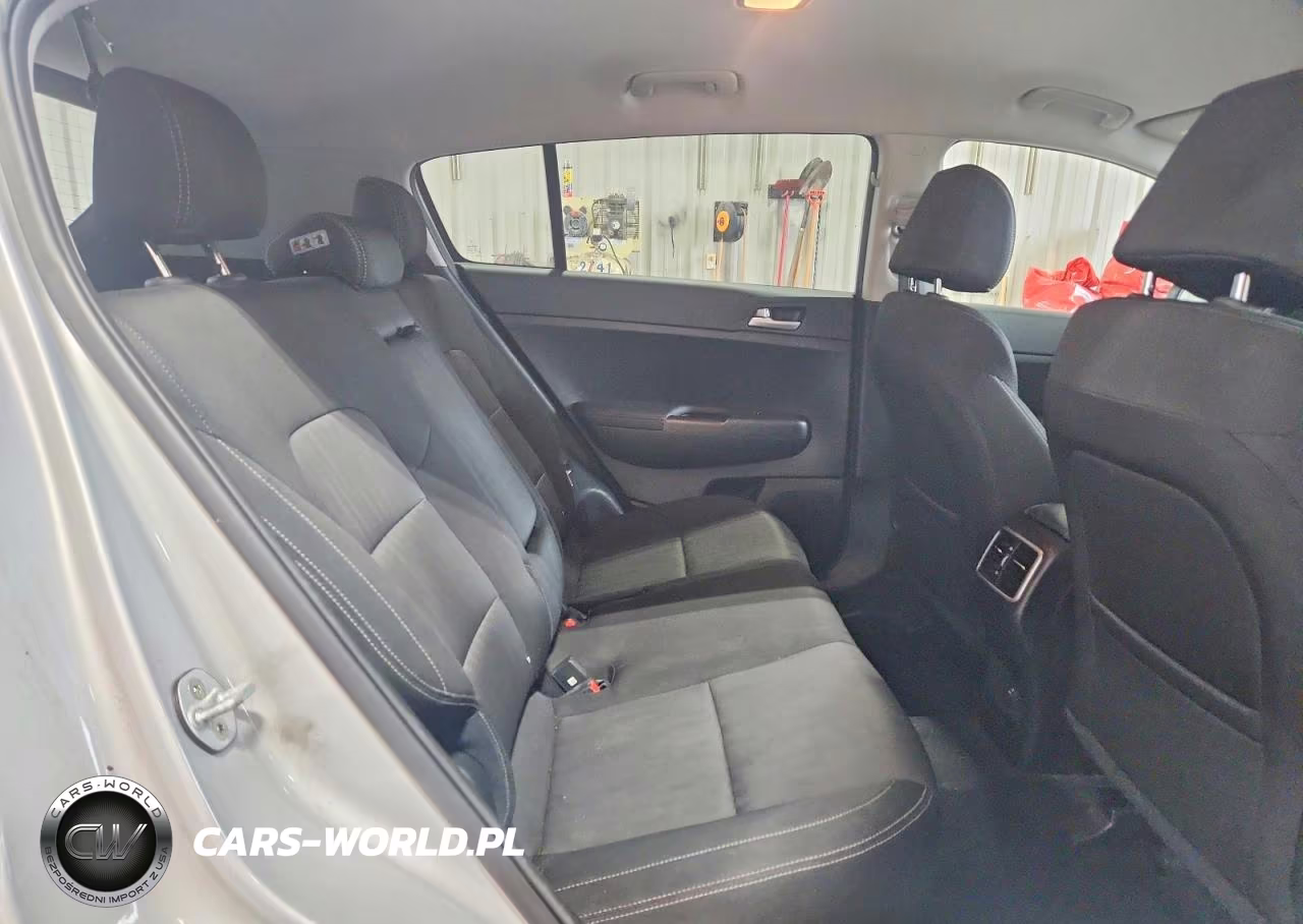 2020 Kia Sportage Lx VIN:KNDPMCAC9L7674558 - 10