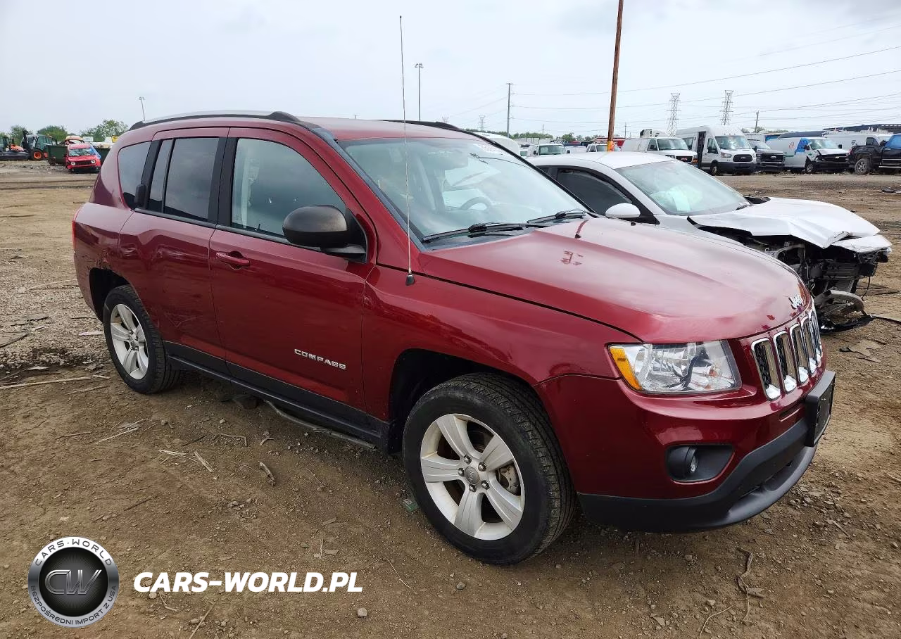 2013 Jeep Compass Latitude VIN:1C4NJDEB8DD240402 - 4