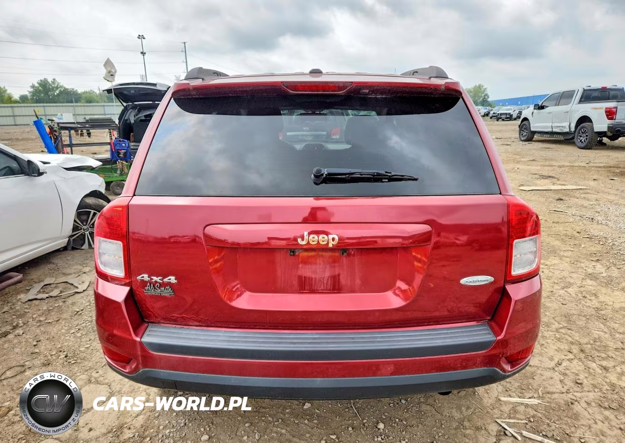 2013 Jeep Compass Latitude VIN:1C4NJDEB8DD240402 - 6