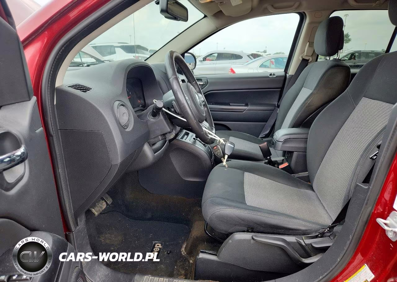 2013 Jeep Compass Latitude VIN:1C4NJDEB8DD240402 - 7
