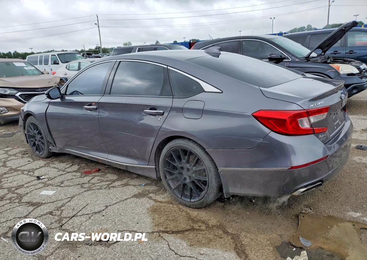 2018 Honda Accord Touring VIN:1HGCV1F97JA155832 - 2