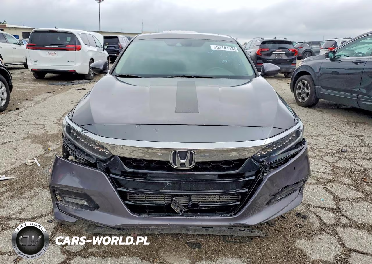 2018 Honda Accord Touring VIN:1HGCV1F97JA155832 - 5
