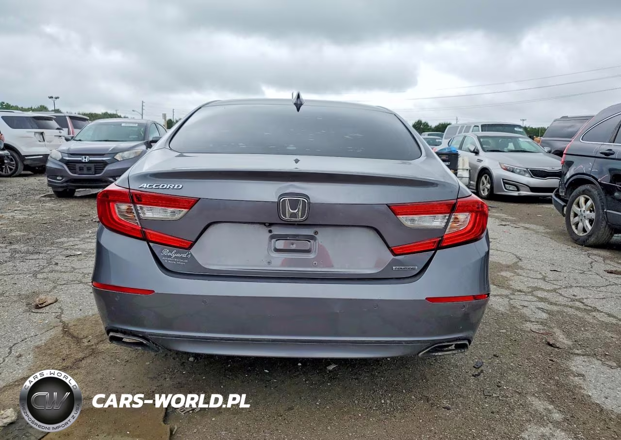2018 Honda Accord Touring VIN:1HGCV1F97JA155832 - 6