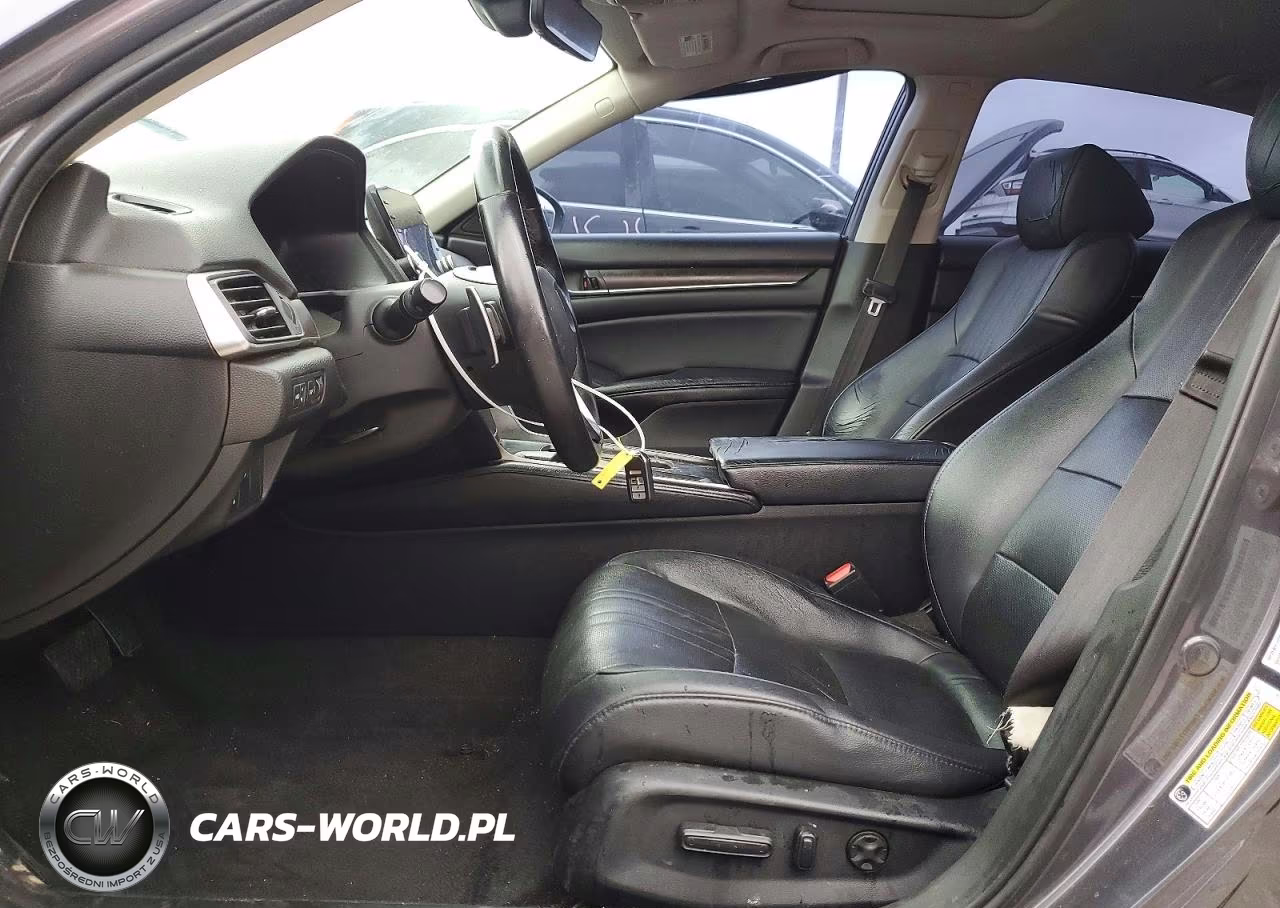 2018 Honda Accord Touring VIN:1HGCV1F97JA155832 - 7