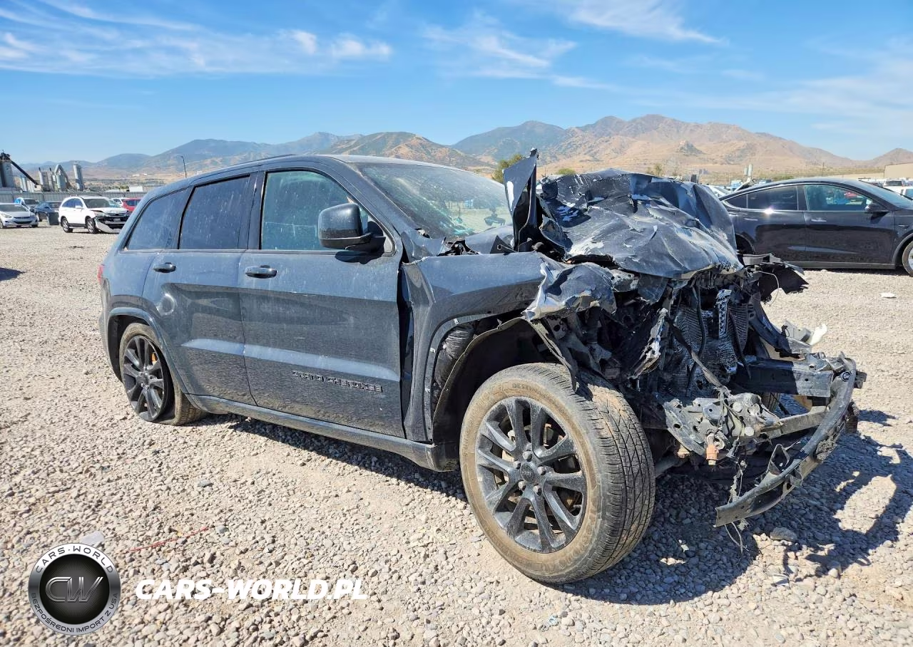 2018 Jeep Grand Cherokee Laredo VIN:1C4RJFAG8JC360359 - 4