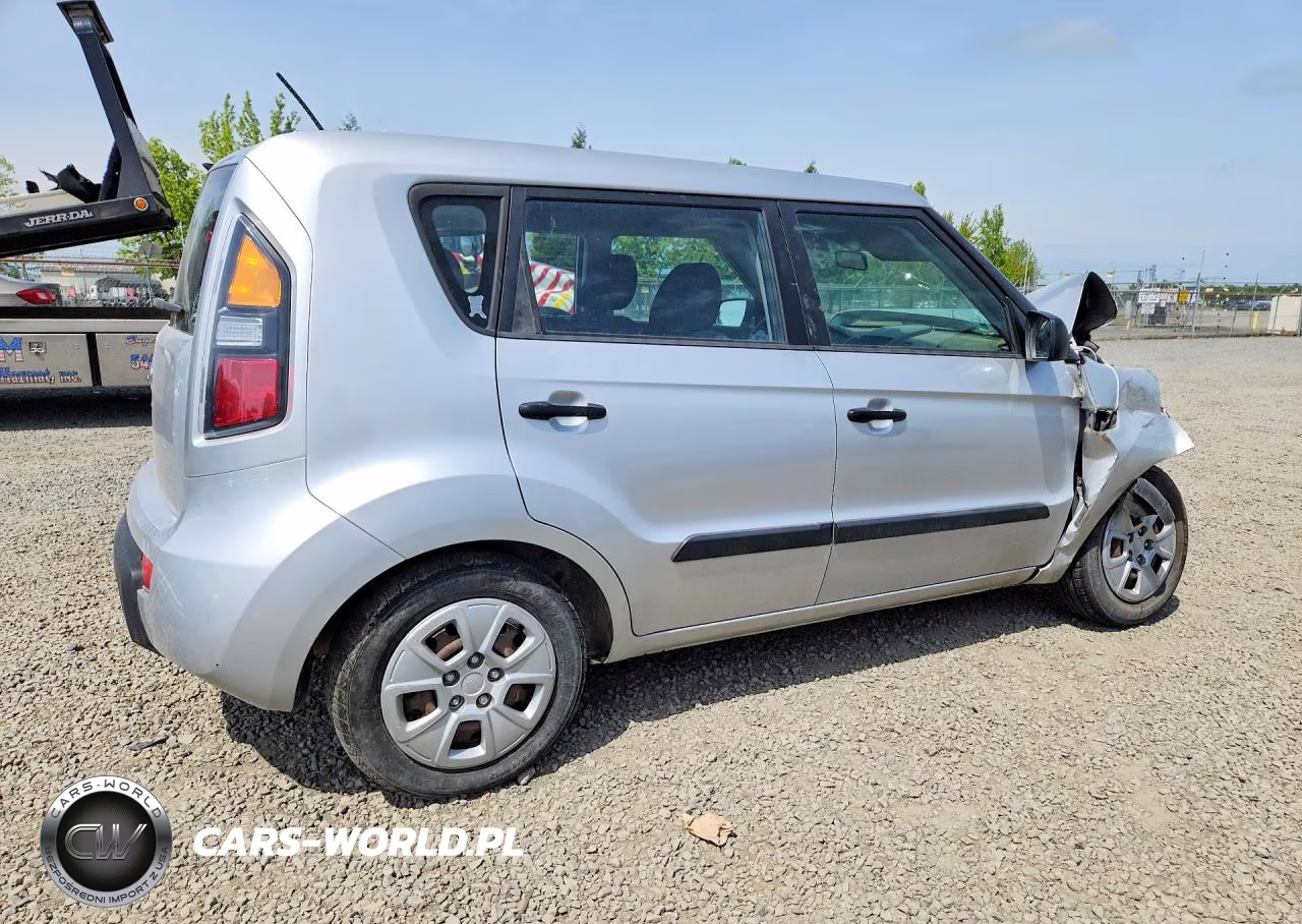 2011 Kia Soul VIN:KNDJT2A1XB7308804 - 3