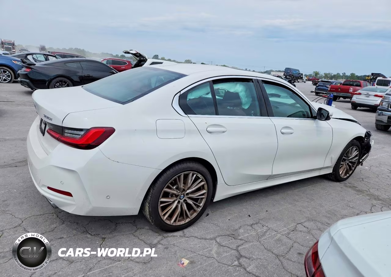 2024 BMW 330I VIN:3MW69FF02R8E31272 - 3