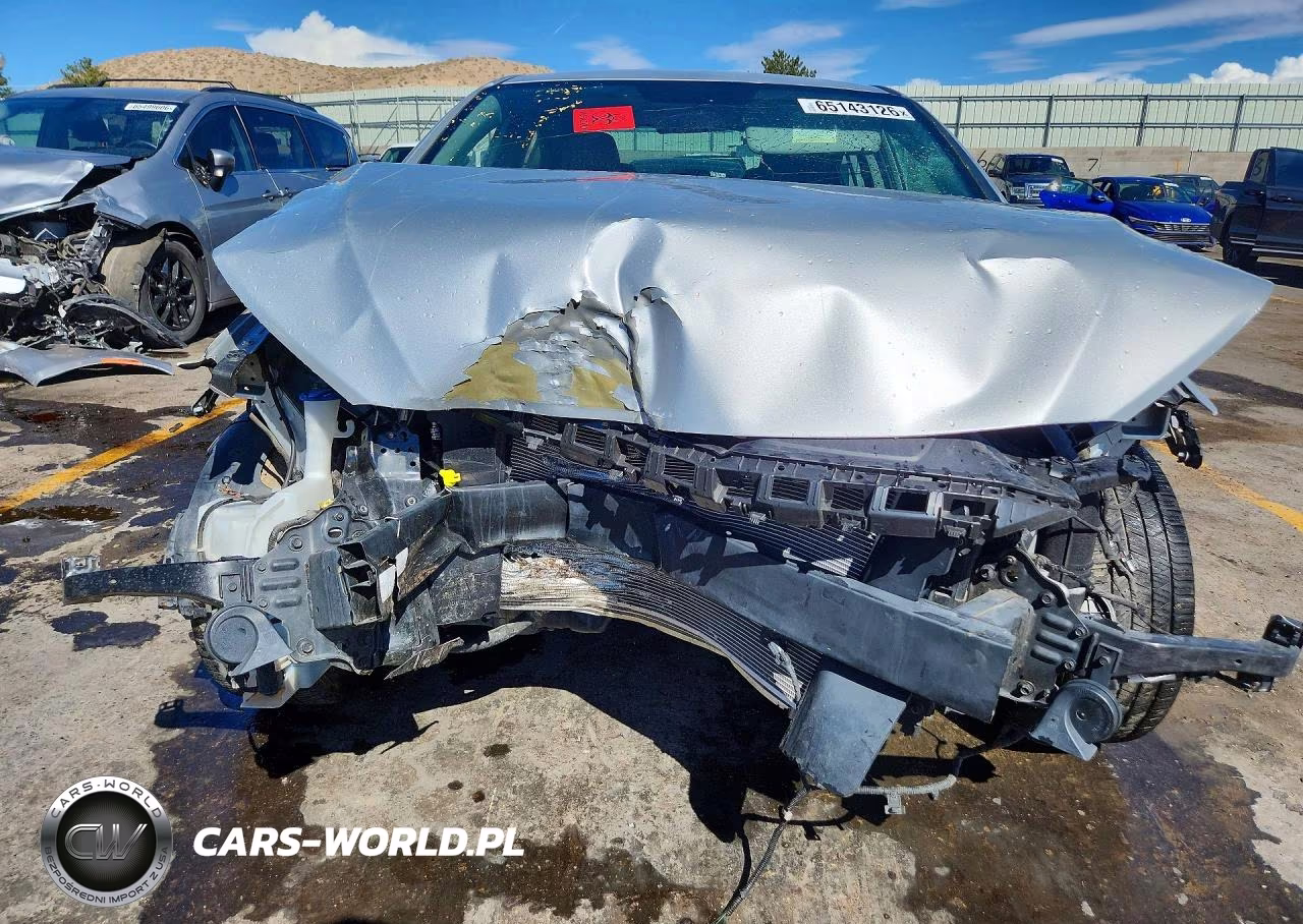 2018 Hyundai Elantra Sel VIN:5NPD84LF1JH325309 - 5