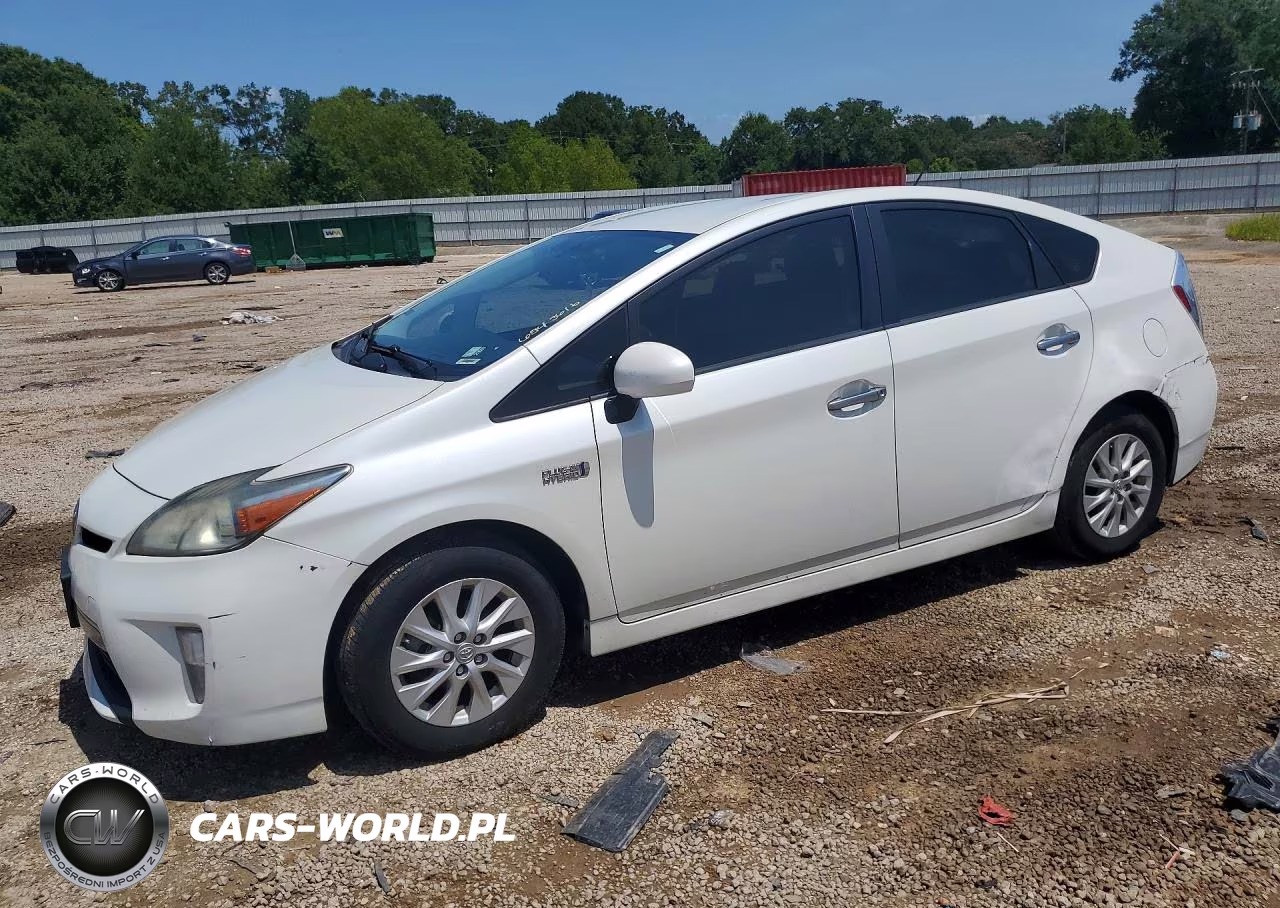 2013 Toyota Prius Plug-In Hybrid Base – zdjęcie 1 z 12