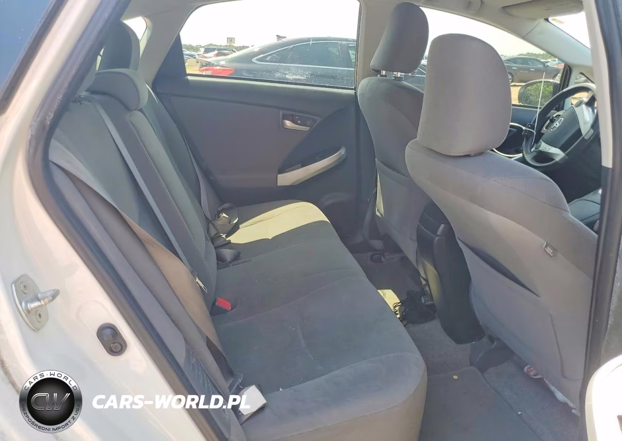 2013 Toyota Prius Plug-In Hybrid Base VIN:JTDKN3DP7D3042379 - 10