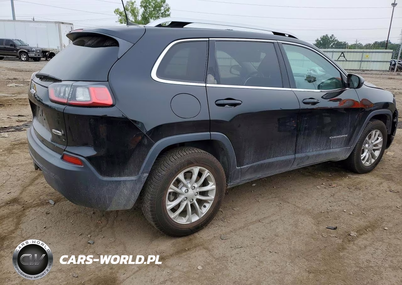 2019 Jeep Cherokee Latitude VIN:1C4PJMCX6KD150671 - 3
