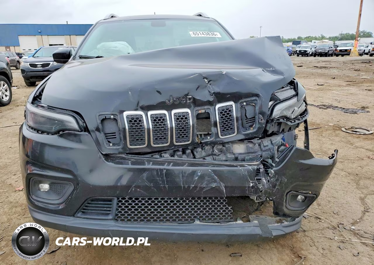 2019 Jeep Cherokee Latitude VIN:1C4PJMCX6KD150671 - 5