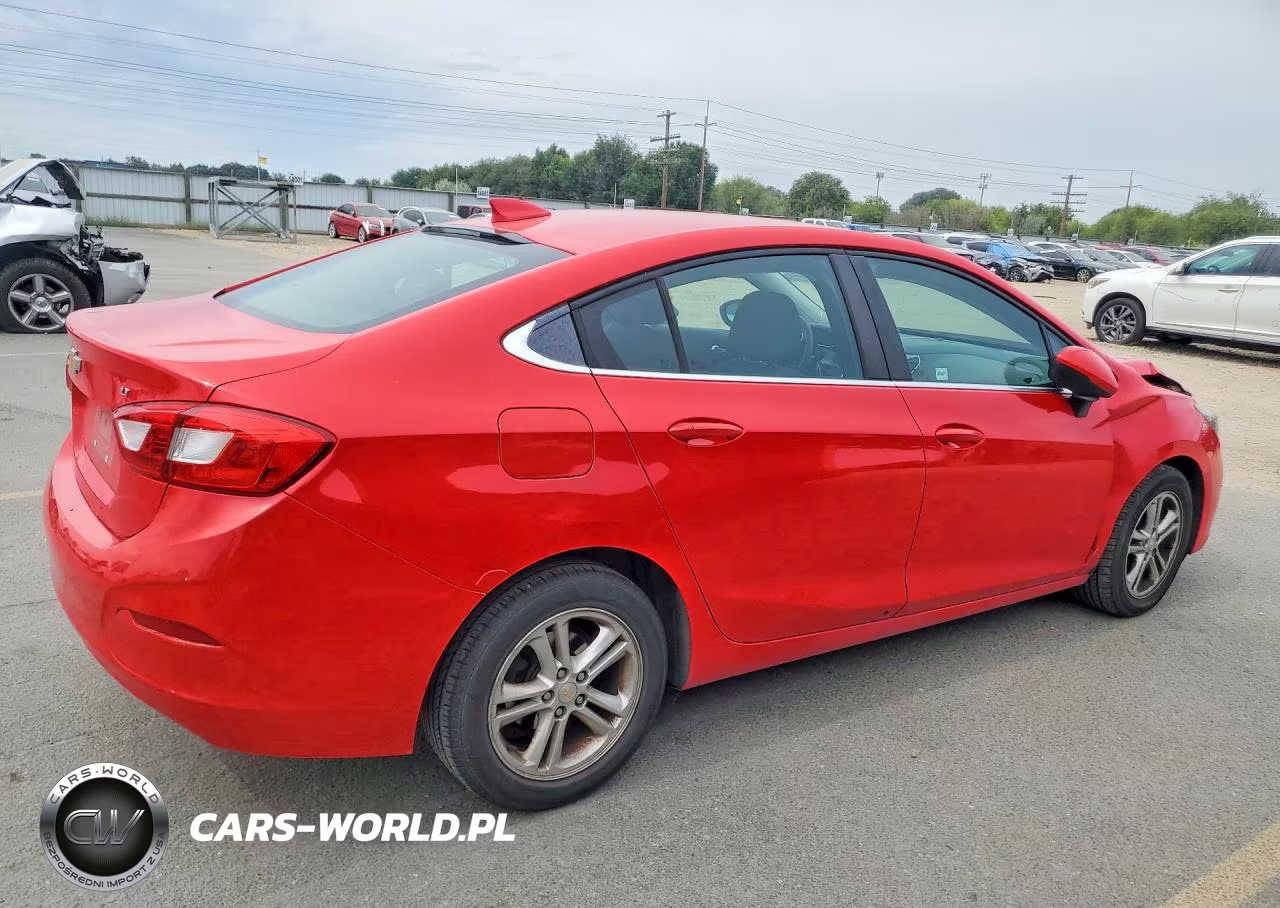 2018 Chevrolet Cruze Lt VIN:1G1BE5SM3J7158664 - 3