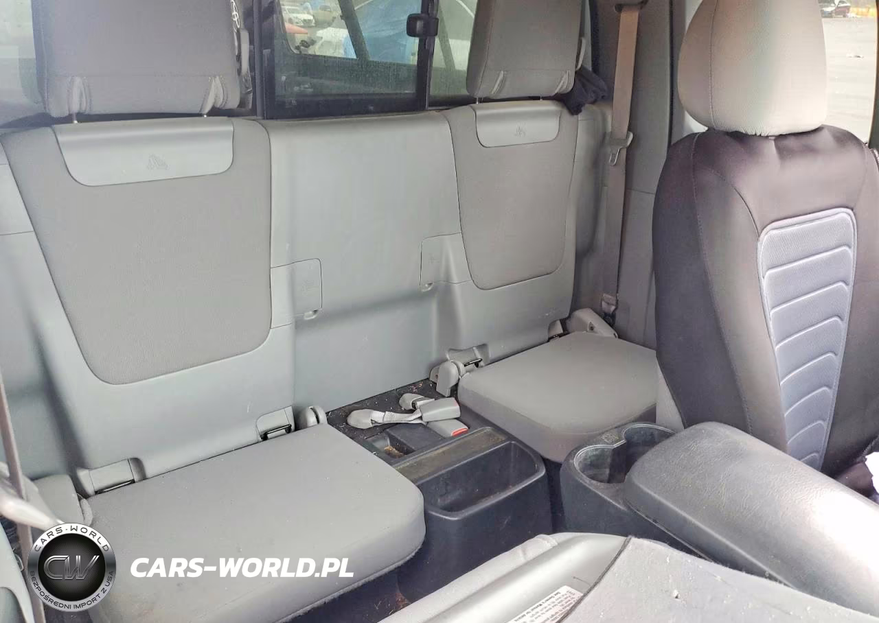 2015 Toyota Tacoma Base VIN:5TFUX4EN7FX037880 - 10