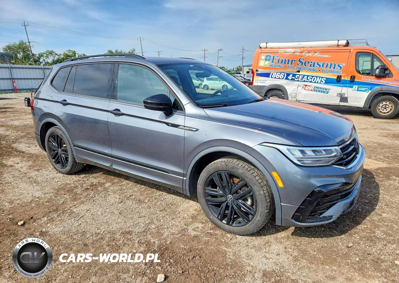2023 Volkswagen Tiguan Se R-Line Black VIN:3VVCB7AX4PM142095 - 4